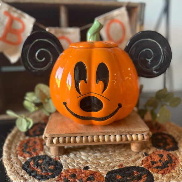 🎃 Disney Mickey Mouse Pumpkin Jar - Picture 1 of 5